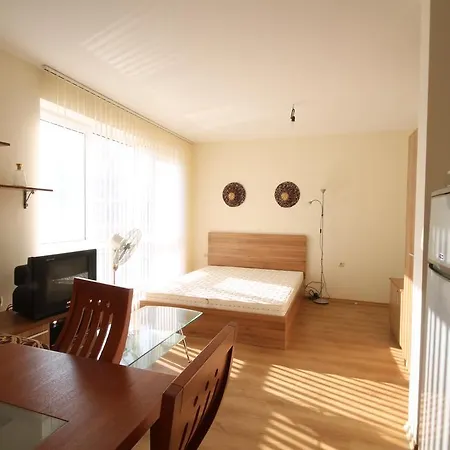 Arendoo In Flores Park Apartment